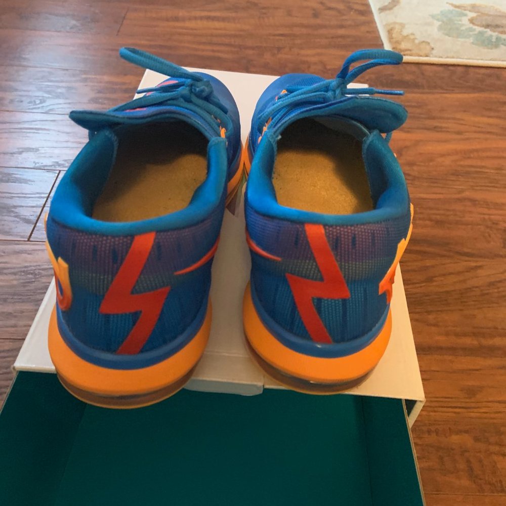 KD VI Elite WORN ONCE - Picture 5 of 7